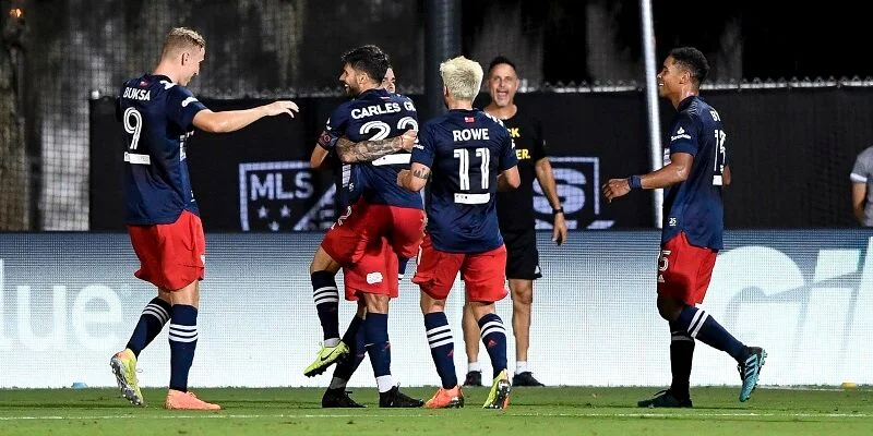 ДС Юнайтед - Нью-Ингленд ДС Юнайтед - Нью-Ингленд