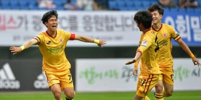 Пусан Ай'Парк - Кванджу Пусан Ай'Парк - Кванджу