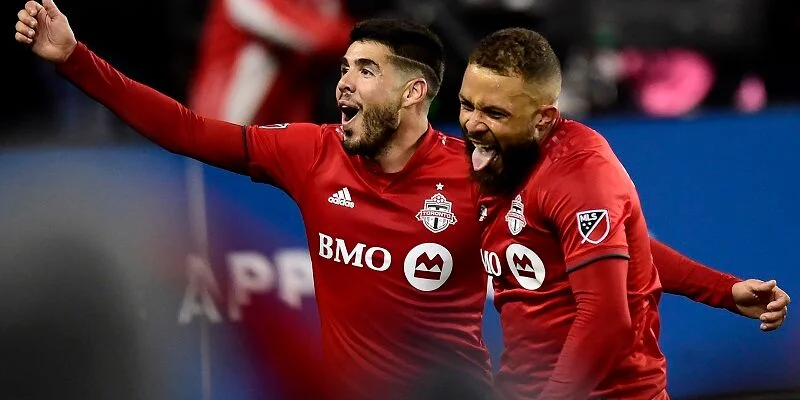 Торонто - Нью-Ингленд Торонто - Нью-Ингленд