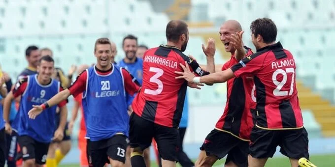 Мито Холлихок - Кофу