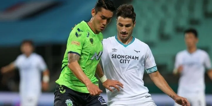 Чонбук - Пхохан Стилерс Чонбук - Пхохан Стилерс