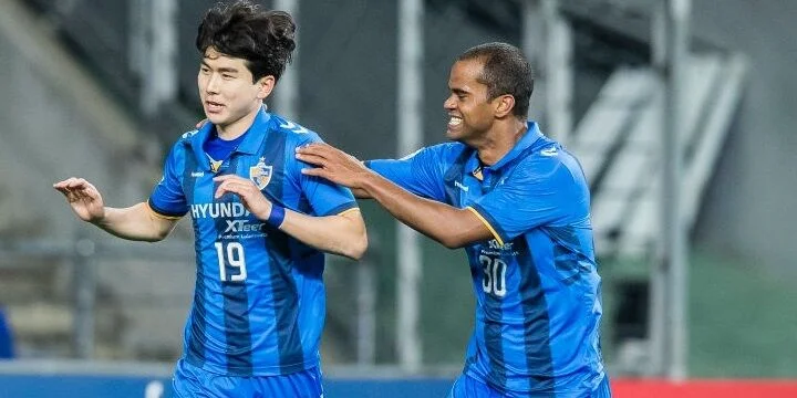 Ульсан - Пхохан Стилерс Ульсан - Пхохан Стилерс