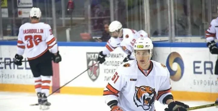 Амурские Тигры - Сахалинские Акулы