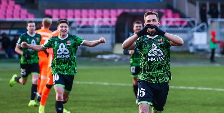 Нефтехимик - Крылья Советов