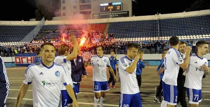 Нефтехимик - Факел