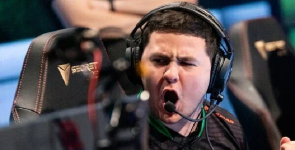 Triumph - New England Whalers