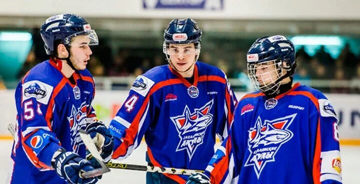 Сахалинские Акулы - МХК Динамо