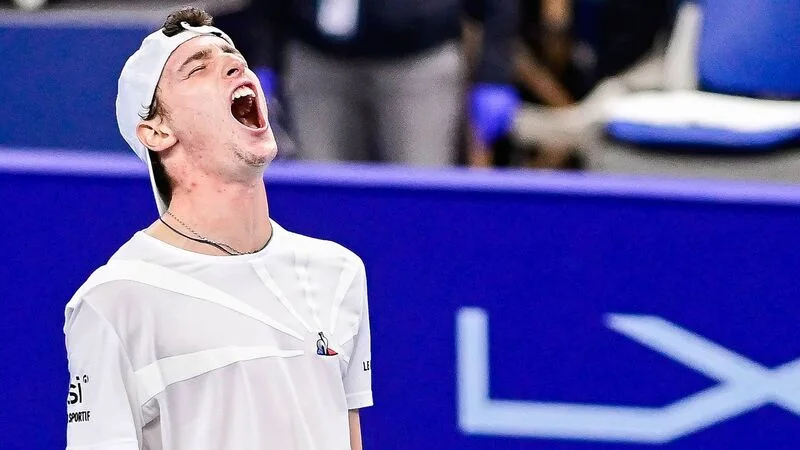 Уго Умбер - Стефанос Циципас Уго Умбер - Стефанос Циципас