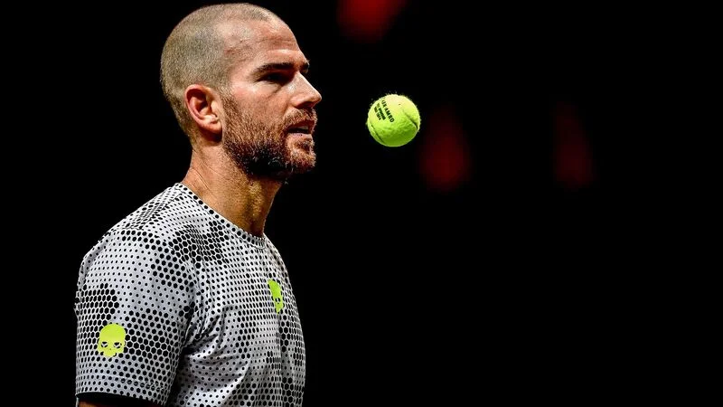 Йосихито Нисиока - Адриан Маннарино Йосихито Нисиока - Адриан Маннарино