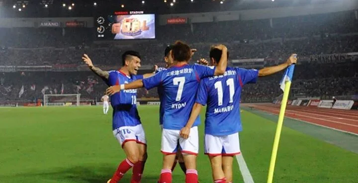 Йокогама Маринос - Урава