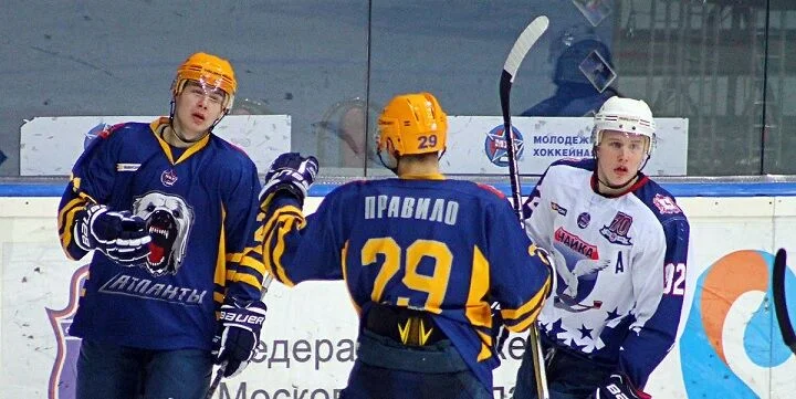 Атлант - Амурские Тигры