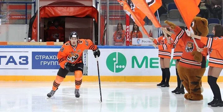 Амур - Авангард Амур - Авангард