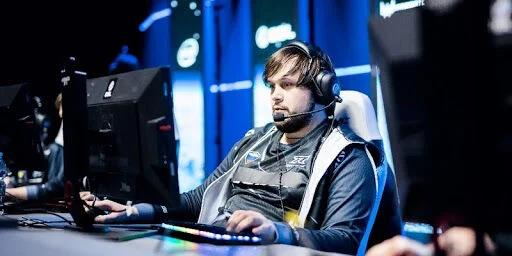 Movistar Riders - Winstrike Team Movistar Riders - Winstrike Team