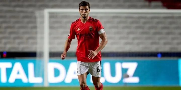 Стандард - Бенфика