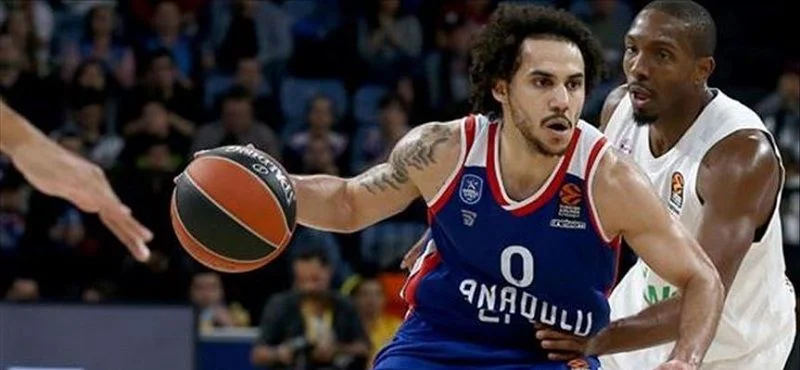 Анадолу Эфес - Олимпия Милано