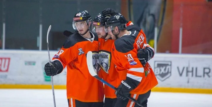 Нефтяник Ал - Ермак