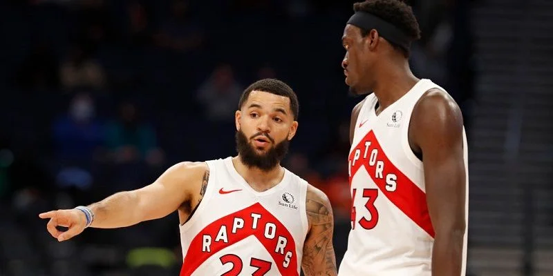 Финикс - Торонто