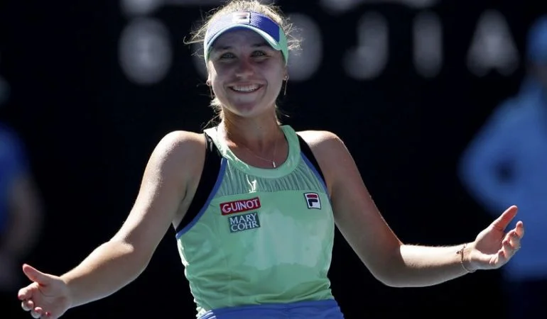 София Кенин - Кирстен Флипкенс