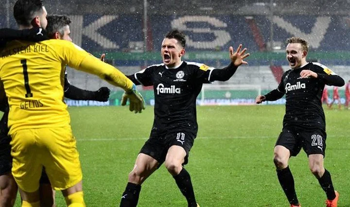 Хольштайн Киль - Карлсруэ