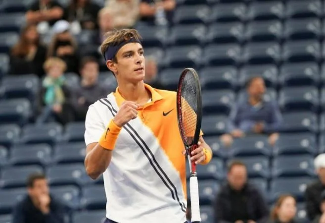 Лоренцо Музетти - Данило Петрович Лоренцо Музетти - Данило Петрович