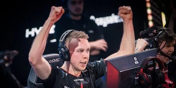 Astralis - Ninjas in Pyjamas Astralis - Ninjas in Pyjamas