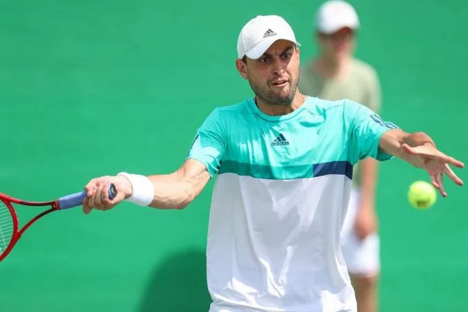 Джанлука Магер - Аслан Карацев