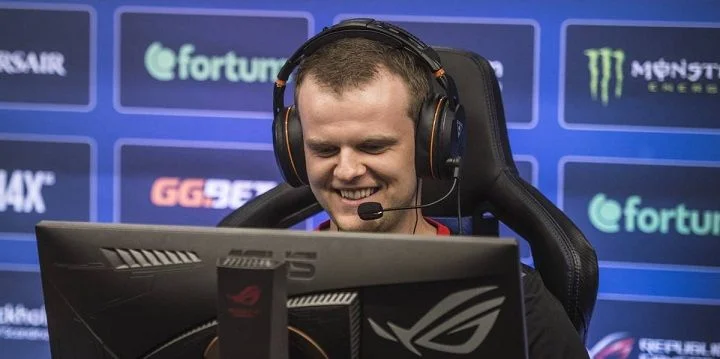 Astralis - Virtus.pro Astralis - Virtus.pro