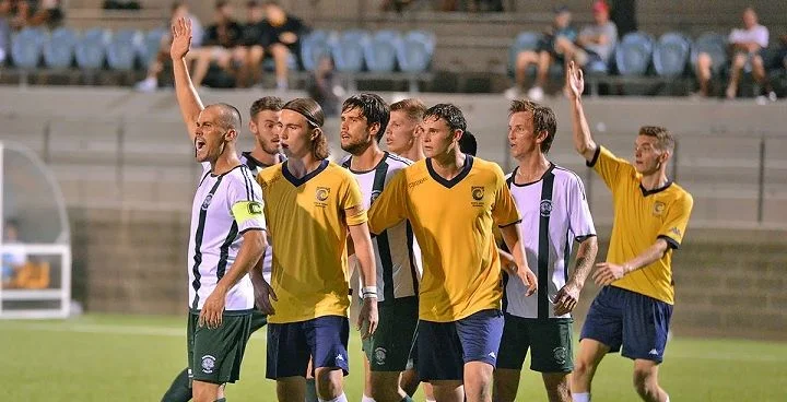 Макартур - Брисбен Роар Макартур - Брисбен Роар