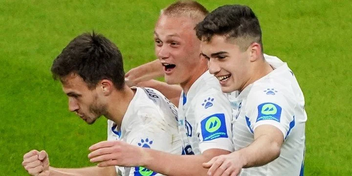 Крылья Советов - Динамо М