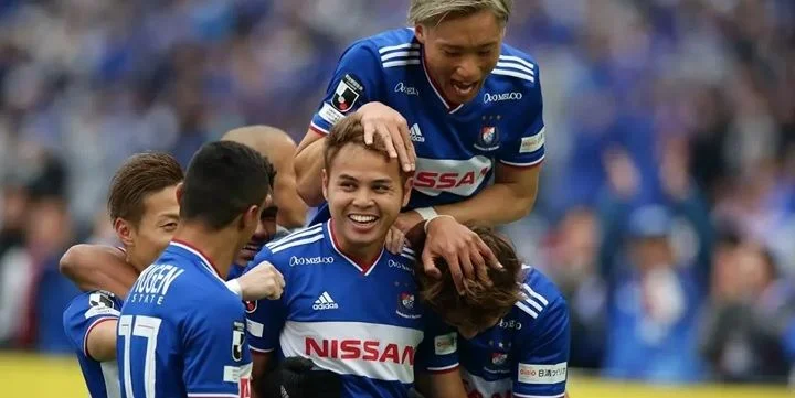 Саппоро - Йокогама Маринос