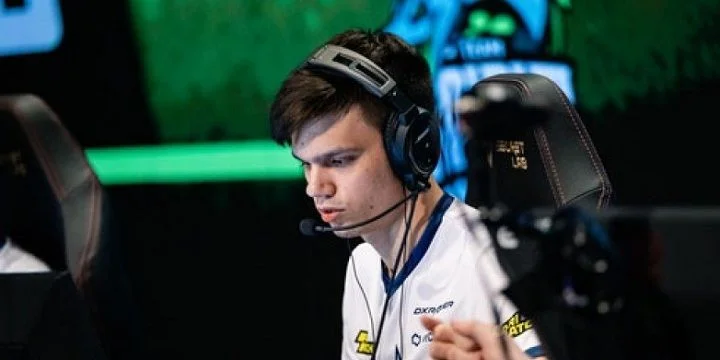 Team Spirit - Team Dignitas Team Spirit - Team Dignitas