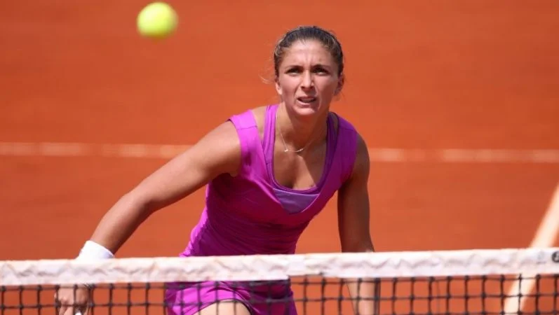 Ана Конюх - Сара Эррани