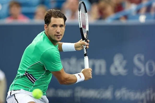 Маккензи Макдональд - Душан Лайович