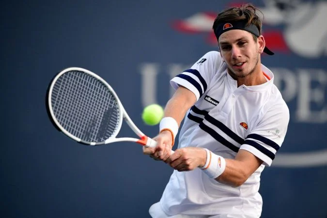 Кэмерон Норри - Крис Гарин