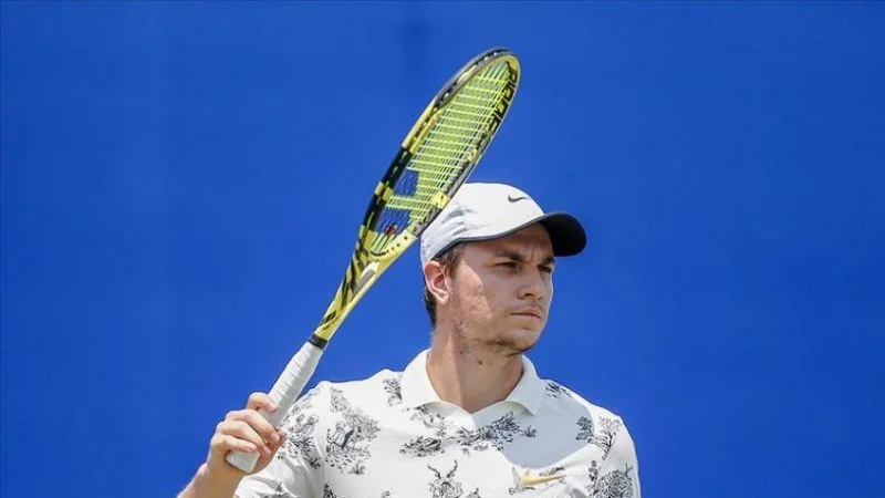 Джон Изнер - Миомир Кечманович