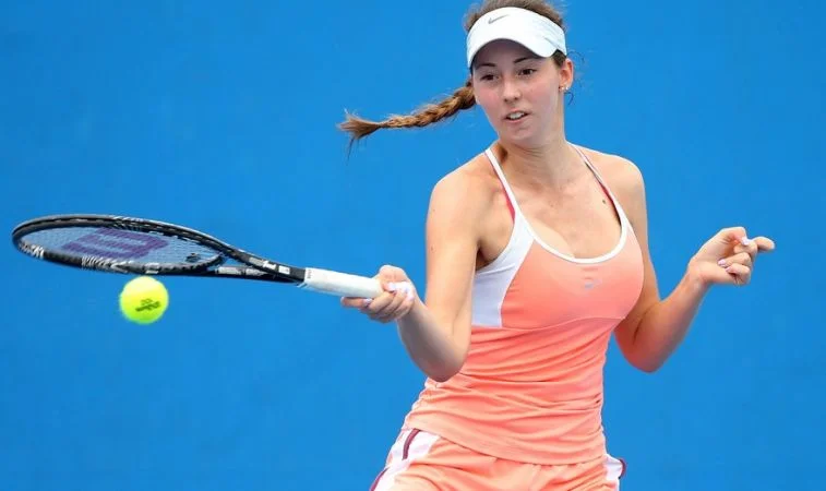 Нина Стоянович - Ребекка Петерсон