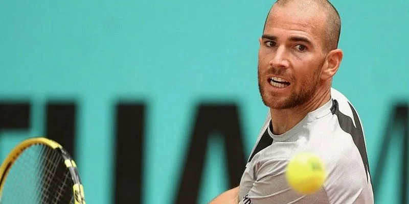 Адриан Маннарино - Альяж Бедене