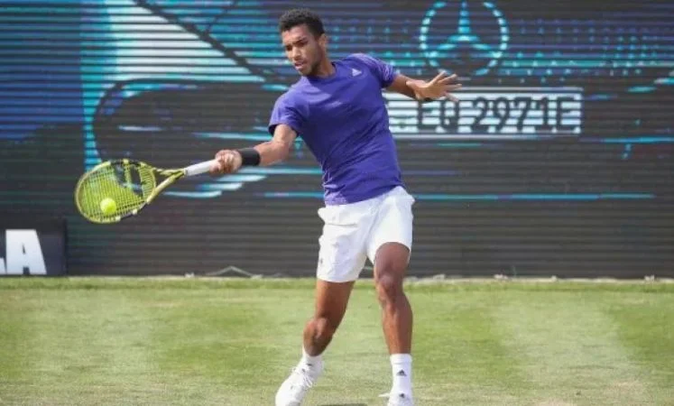 Феликс Оже-Альяссим - Сэм Куэрри