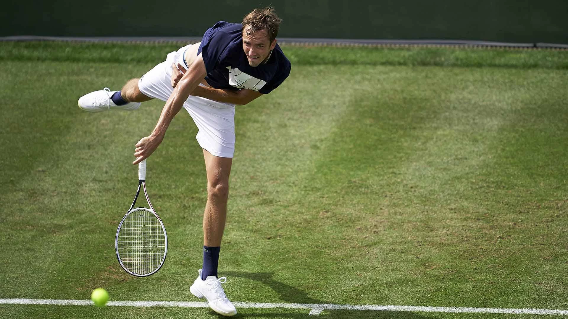 Даниил Медведев - Пабло Каррено-Буста. Прогноз на матч ATP Мальорка (25 июня 2021 года)