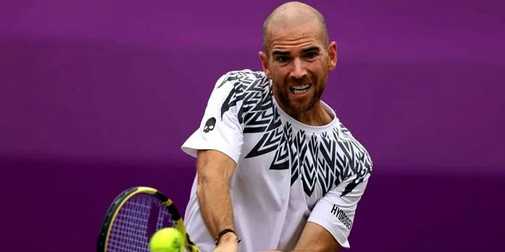 Сэм Куэрри - Адриан Маннарино