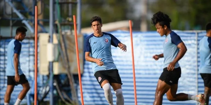 Патхум Юнайтед - Кая