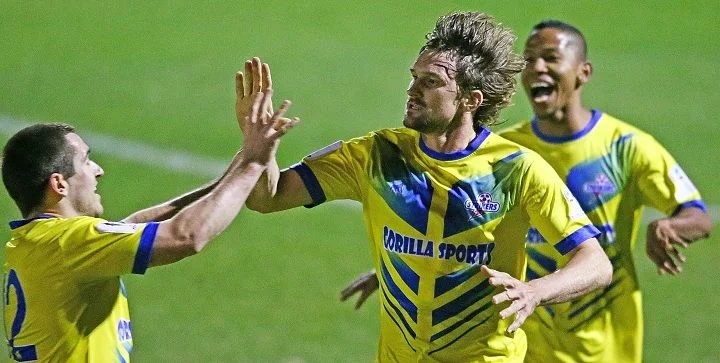 Мэгпайс Крусейдерс - Брисбен Страйкерс Мэгпайс Крусейдерс - Брисбен Страйкерс